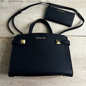 Navy Michael Kors handbag with matching wallet